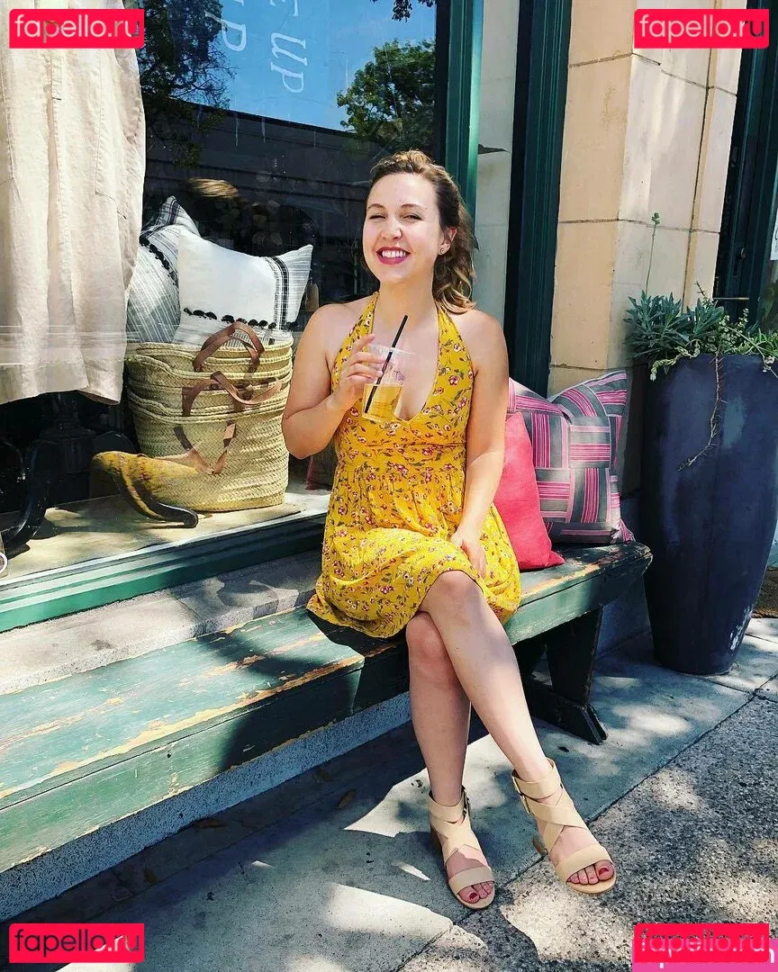 Taylor Tomlinson Onlyfans Photo Gallery 