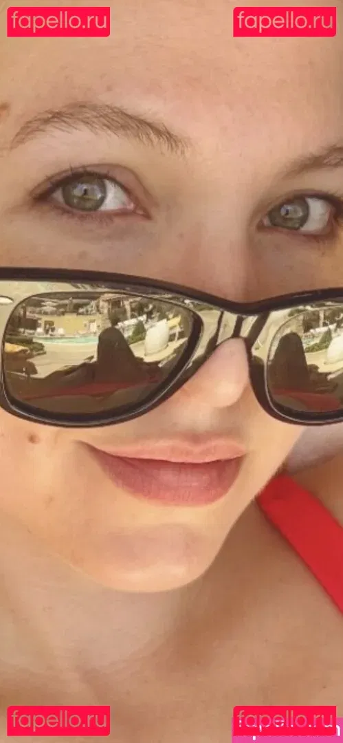 Taylor Tomlinson Onlyfans Photo Gallery 