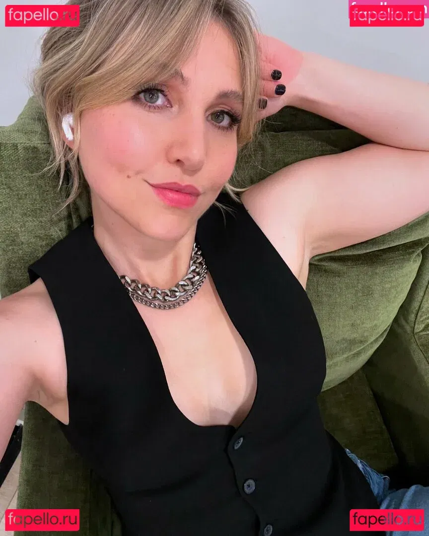 Taylor Tomlinson Onlyfans Photo Gallery 