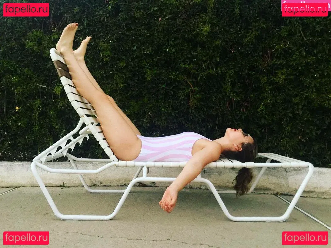 Taylor Tomlinson Onlyfans Photo Gallery 