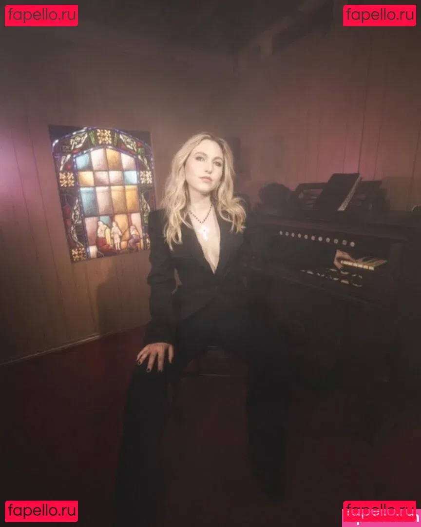 Taylor Tomlinson Onlyfans Photo Gallery 