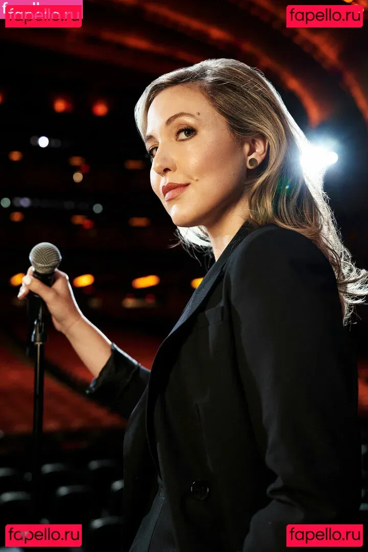 Taylor Tomlinson Onlyfans Photo Gallery 