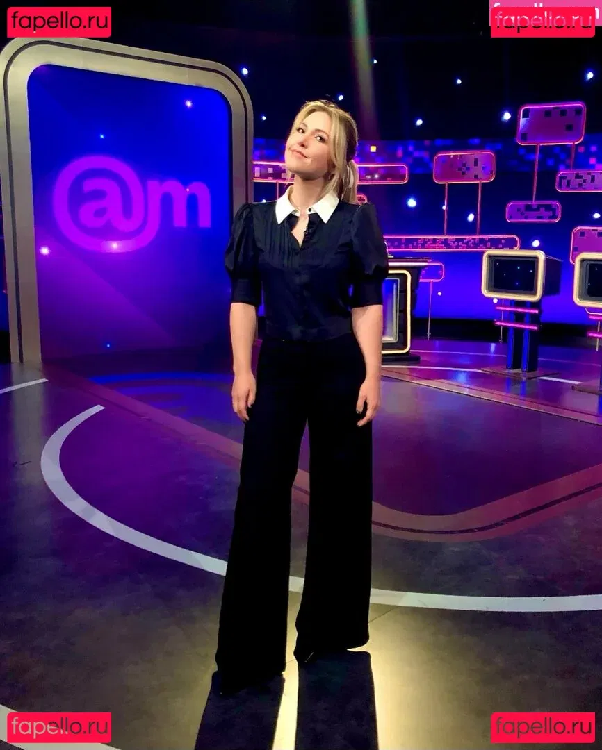 Taylor Tomlinson Onlyfans Photo Gallery 