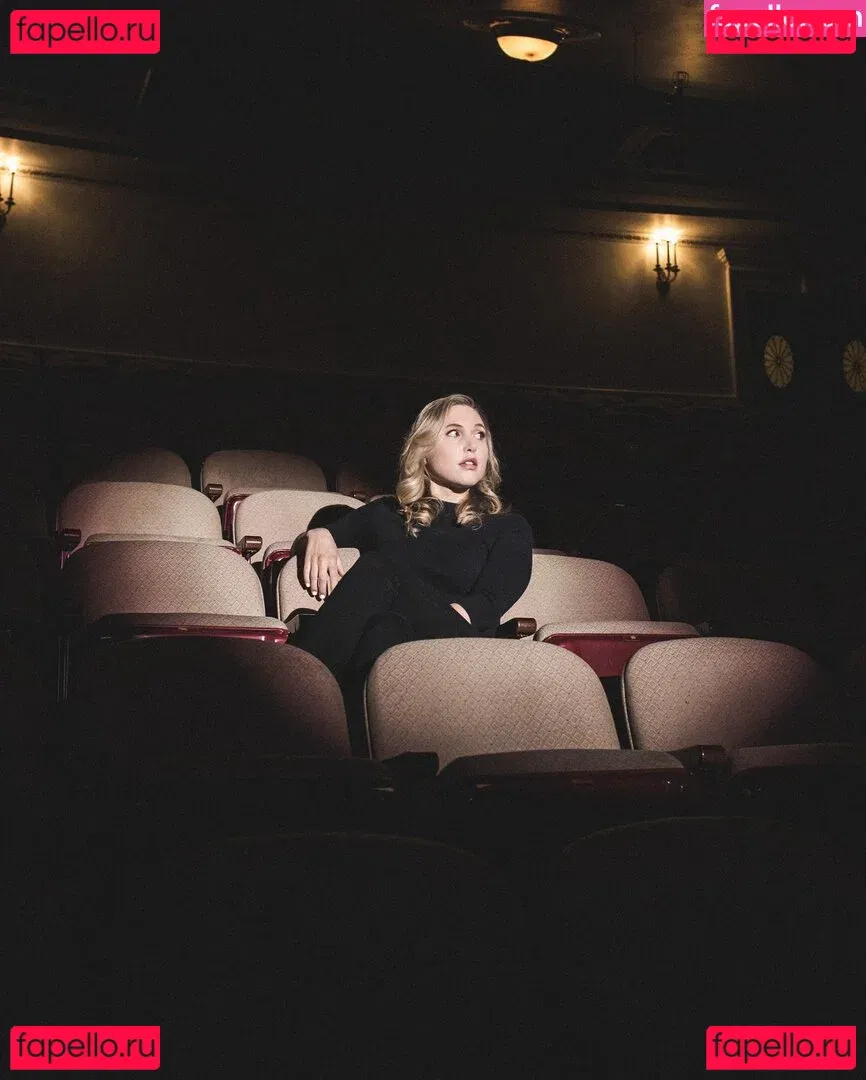 Taylor Tomlinson Onlyfans Photo Gallery 