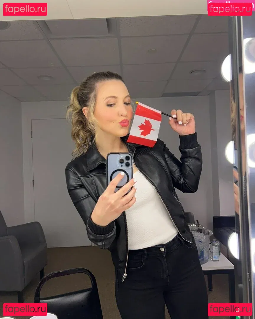 Taylor Tomlinson Onlyfans Photo Gallery 