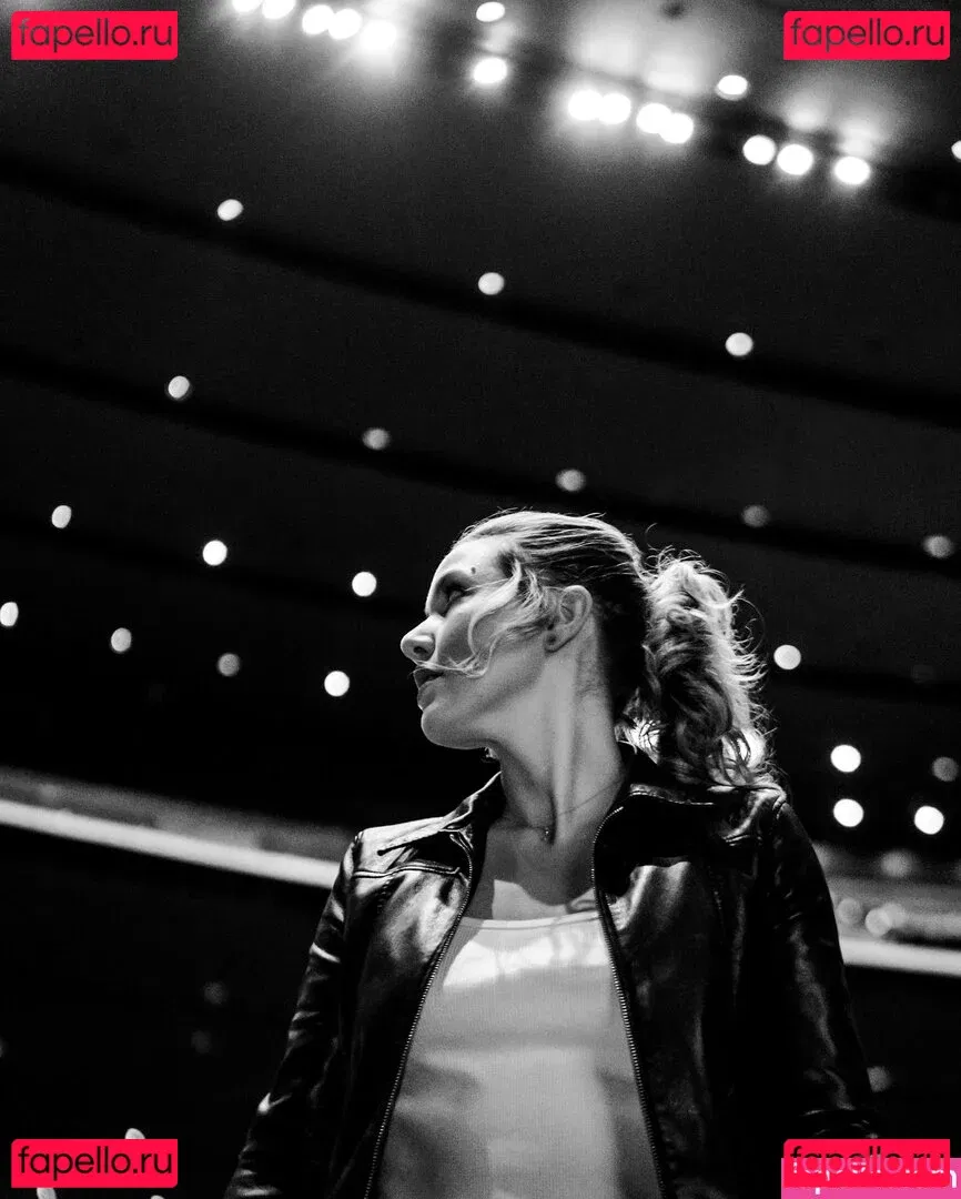 Taylor Tomlinson Onlyfans Photo Gallery 