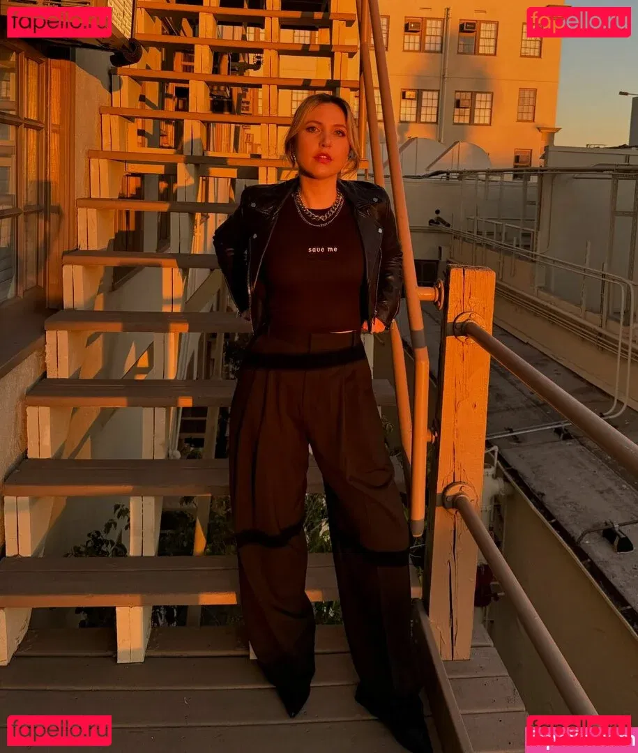 Taylor Tomlinson Onlyfans Photo Gallery 