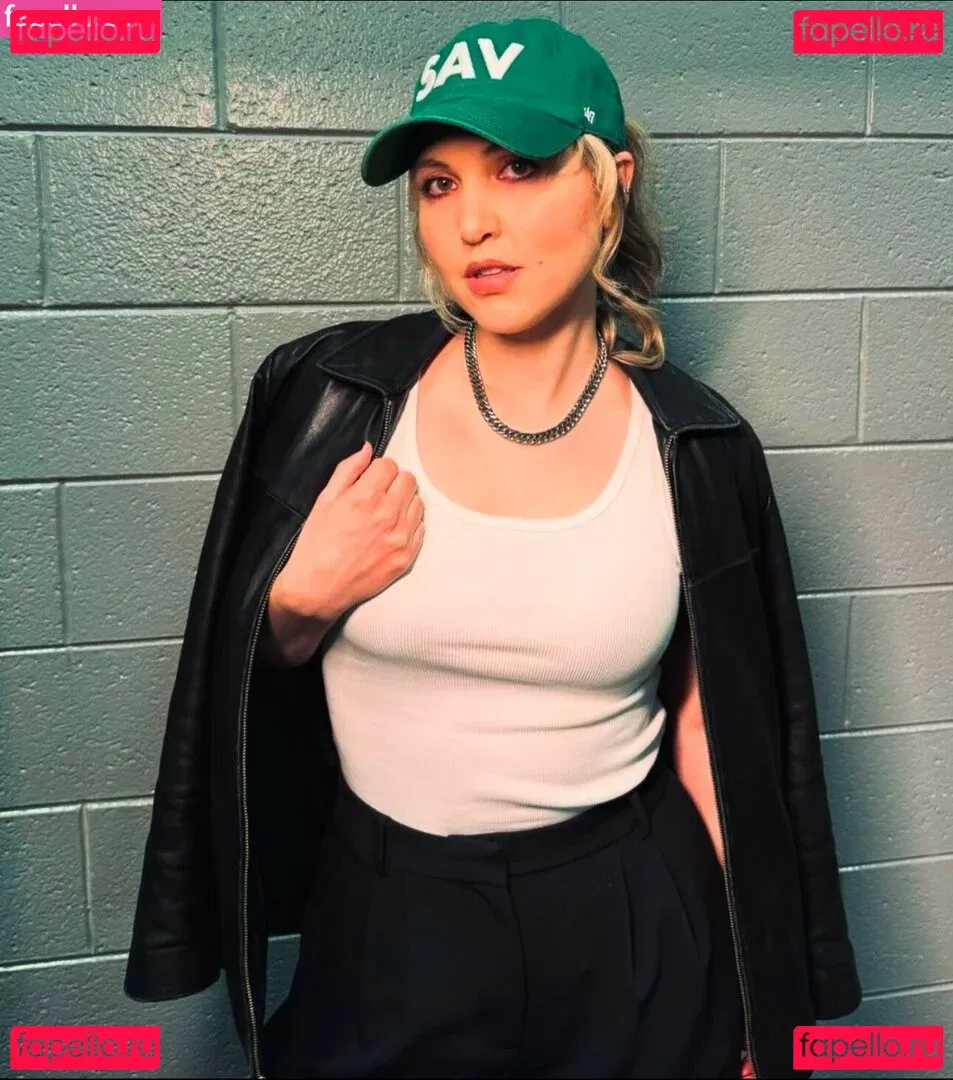 Taylor Tomlinson Onlyfans Photo Gallery 