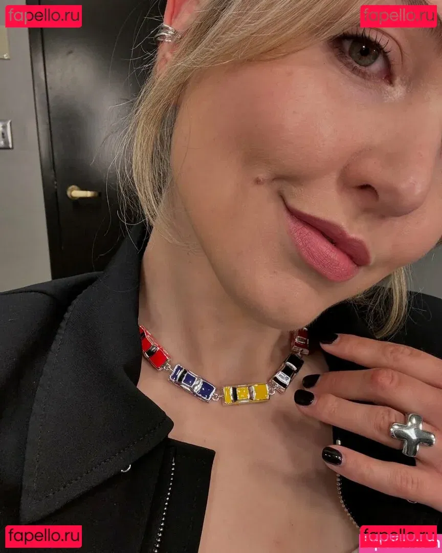 Taylor Tomlinson Onlyfans Photo Gallery 