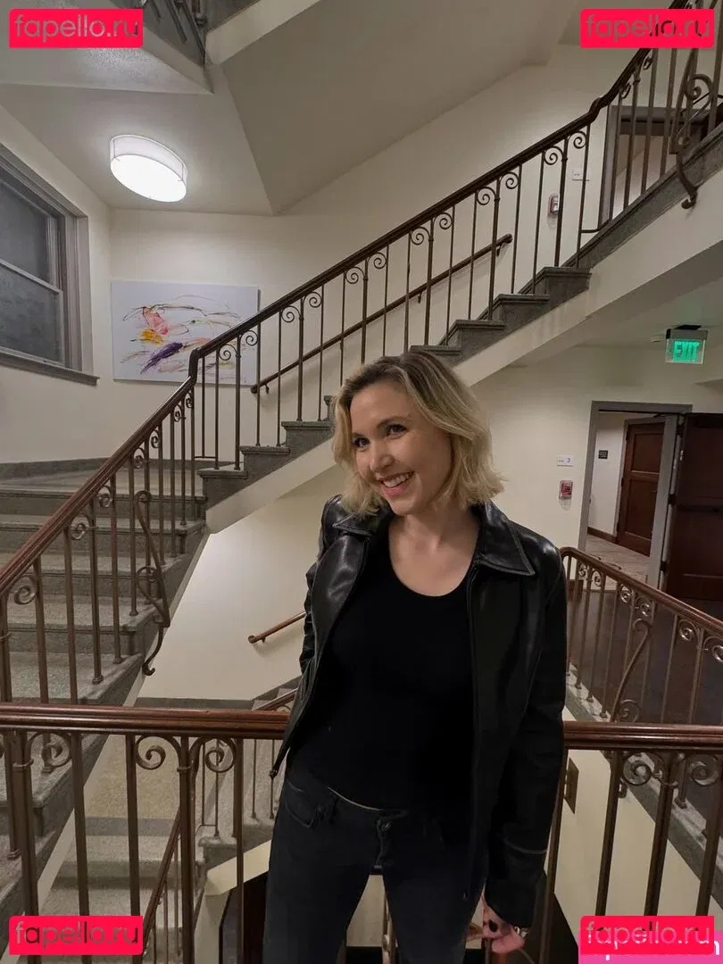 Taylor Tomlinson Onlyfans Photo Gallery 