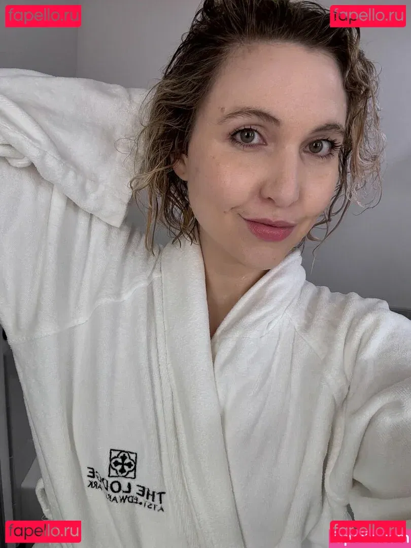 Taylor Tomlinson Onlyfans Photo Gallery 