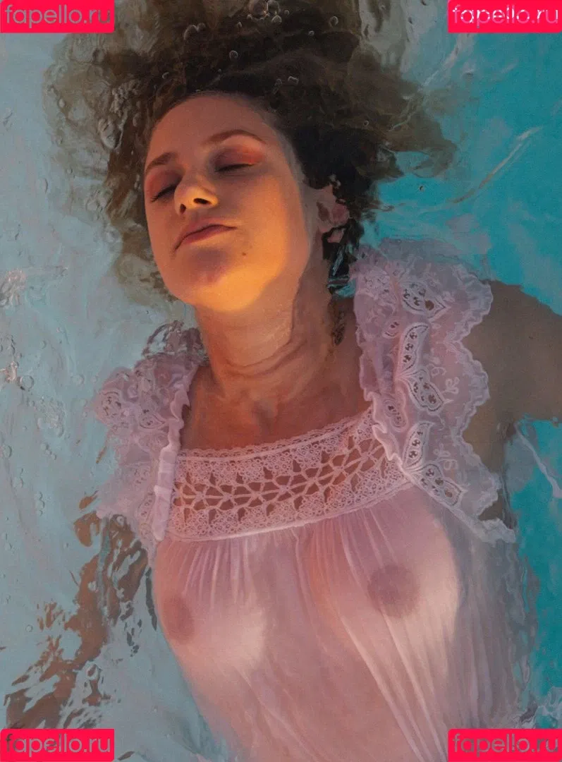 Lili Reinhart Onlyfans Photo Gallery 