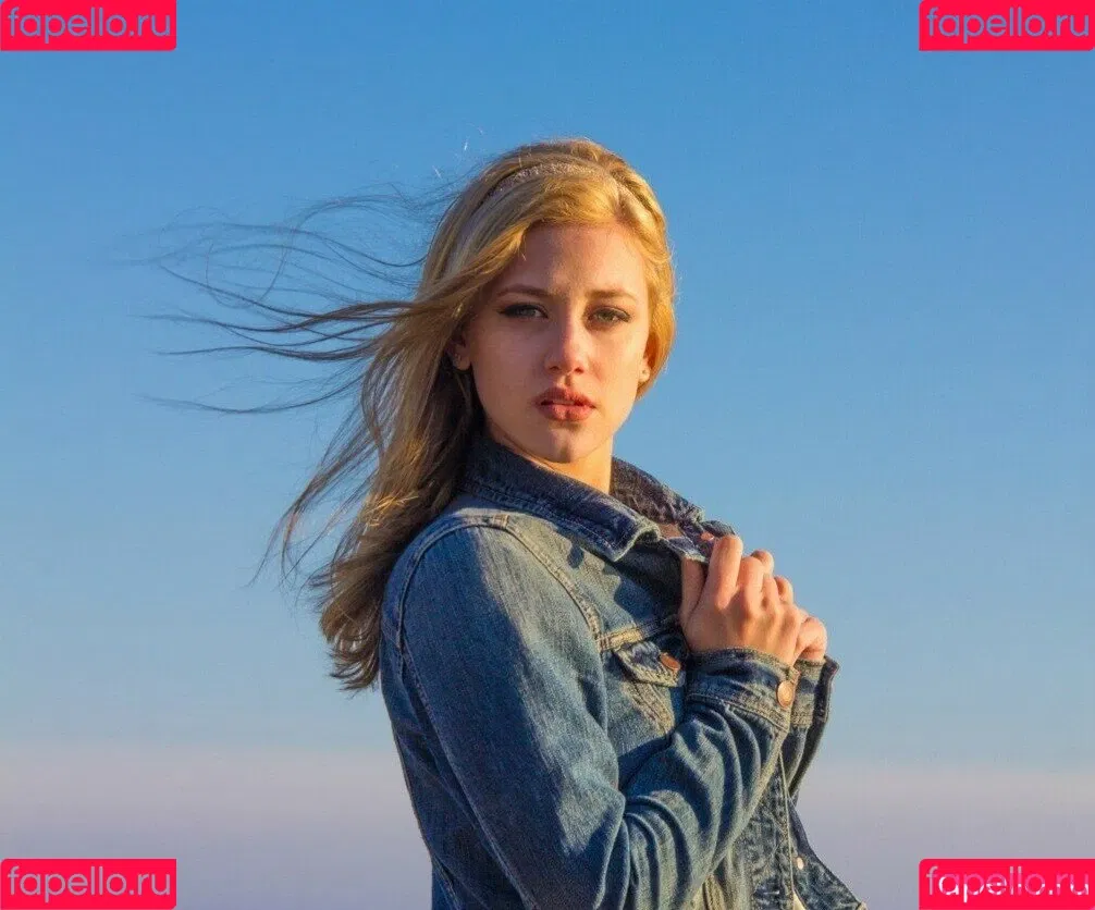 Lili Reinhart Onlyfans Photo Gallery 