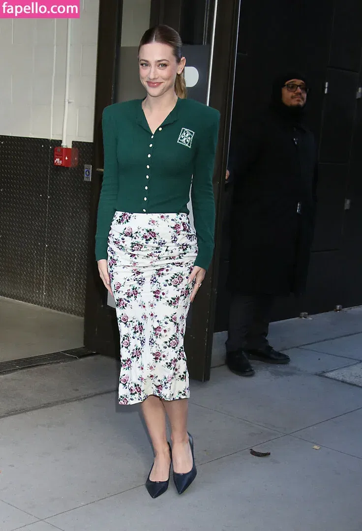 Lili Reinhart Onlyfans Photo Gallery 