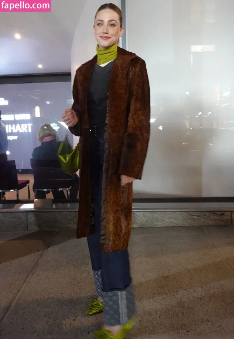 Lili Reinhart Onlyfans Photo Gallery 