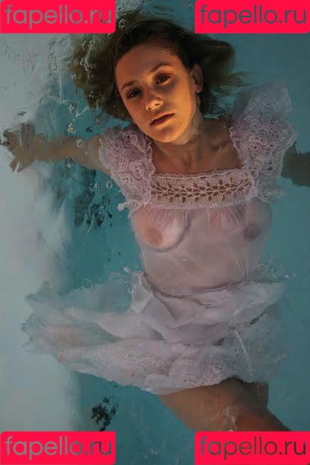 Lili Reinhart Onlyfans Photo Gallery 