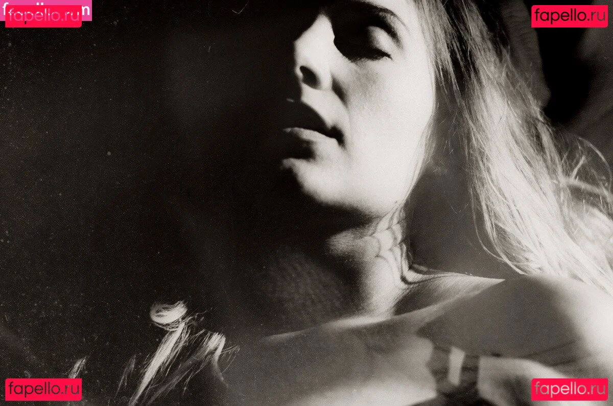 Summers VonHesse Onlyfans Photo Gallery 