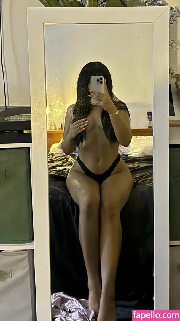 soley.urs Onlyfans Photo Gallery 