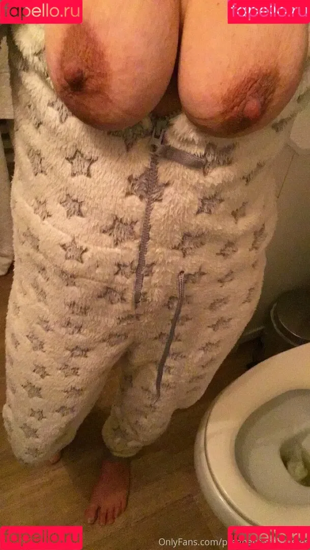 pregnant-step-sister Onlyfans Photo Gallery 