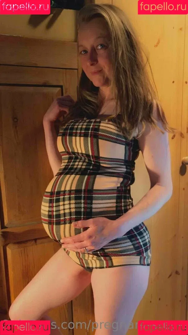 pregnant-step-sister Onlyfans Photo Gallery 
