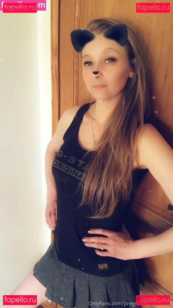 pregnant-step-sister Onlyfans Photo Gallery 