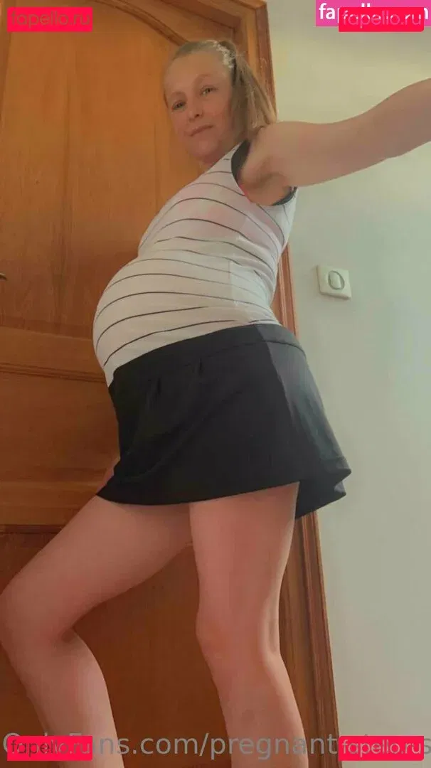 pregnant-step-sister Onlyfans Photo Gallery 
