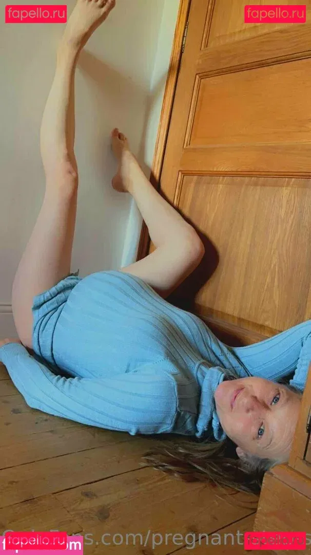 pregnant-step-sister Onlyfans Photo Gallery 