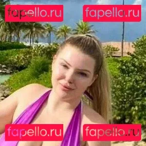 queencherryb Onlyfans Photo Gallery 