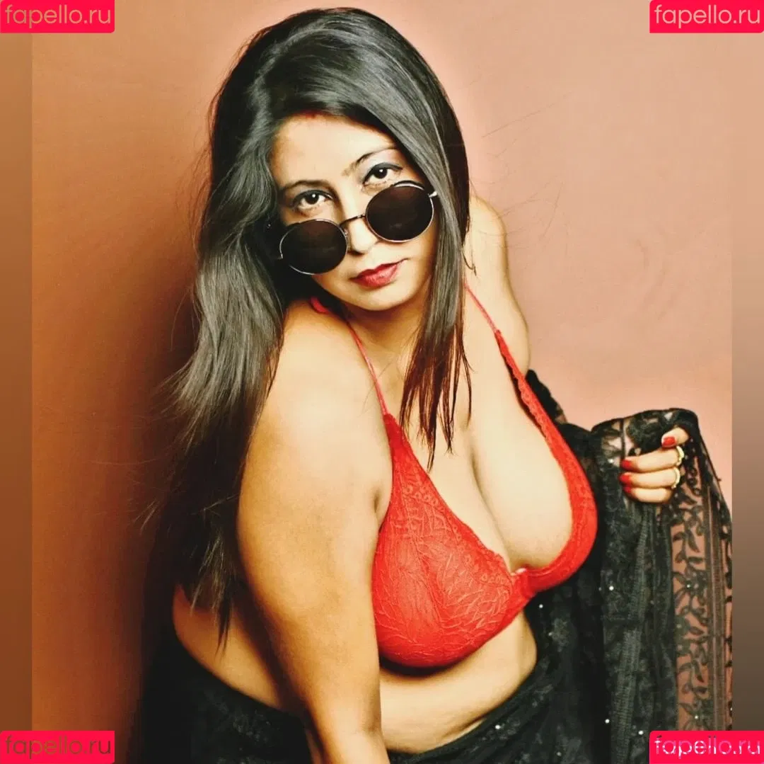 Yajnaseni Onlyfans Photo Gallery 