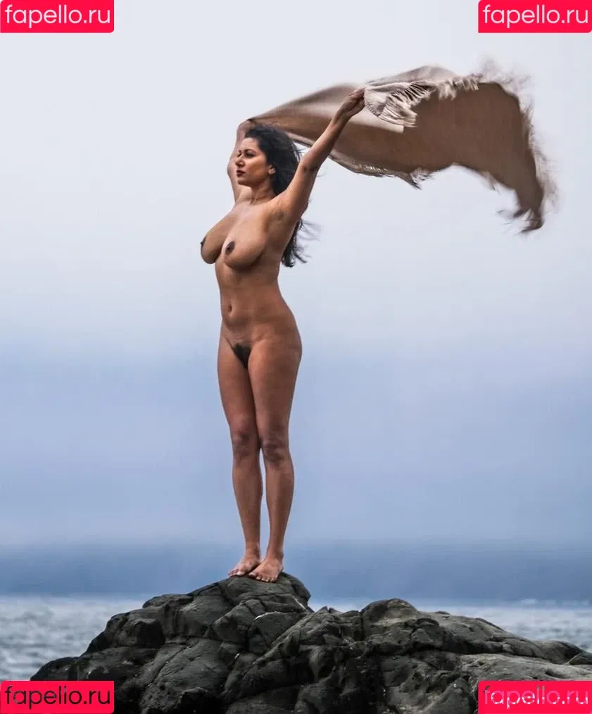 Yajnaseni Onlyfans Photo Gallery 