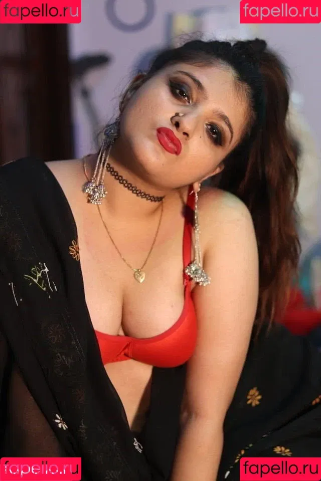 Yajnaseni Onlyfans Photo Gallery 