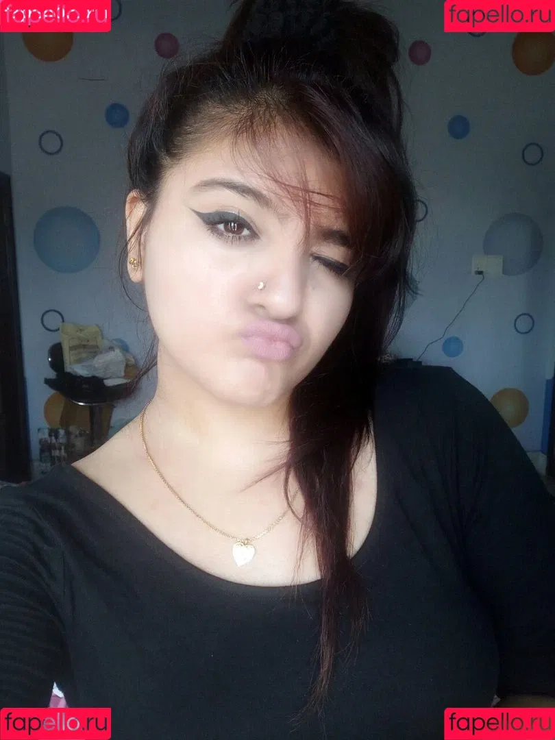 Yajnaseni Onlyfans Photo Gallery 