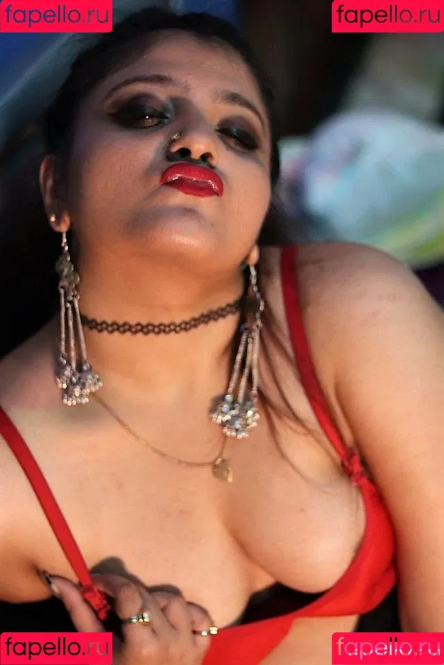 Yajnaseni Onlyfans Photo Gallery 
