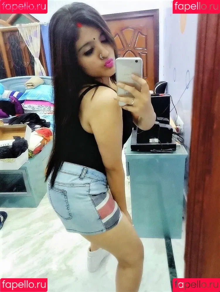 Yajnaseni Onlyfans Photo Gallery 