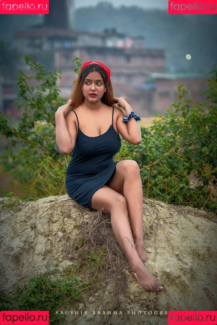 Yajnaseni Onlyfans Photo Gallery 
