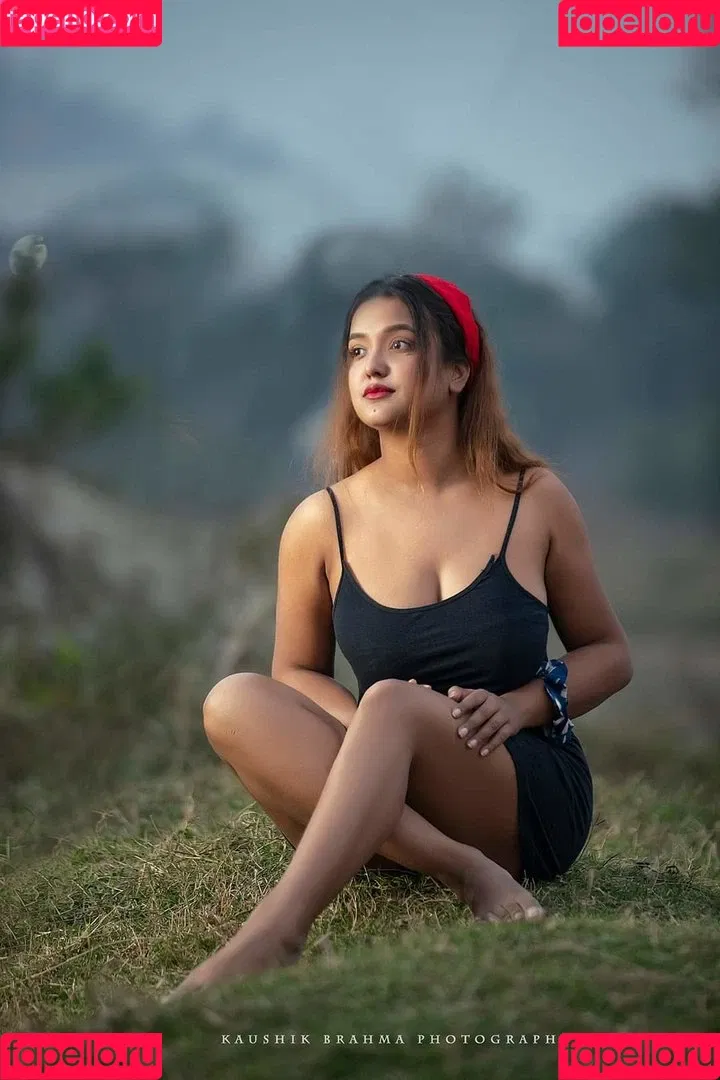 Yajnaseni Onlyfans Photo Gallery 