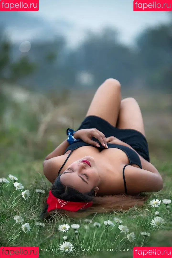 Yajnaseni Onlyfans Photo Gallery 