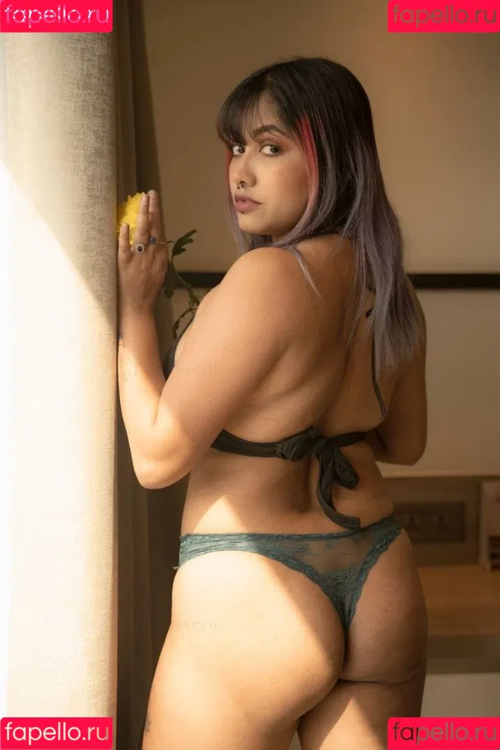 Yajnaseni Onlyfans Photo Gallery 