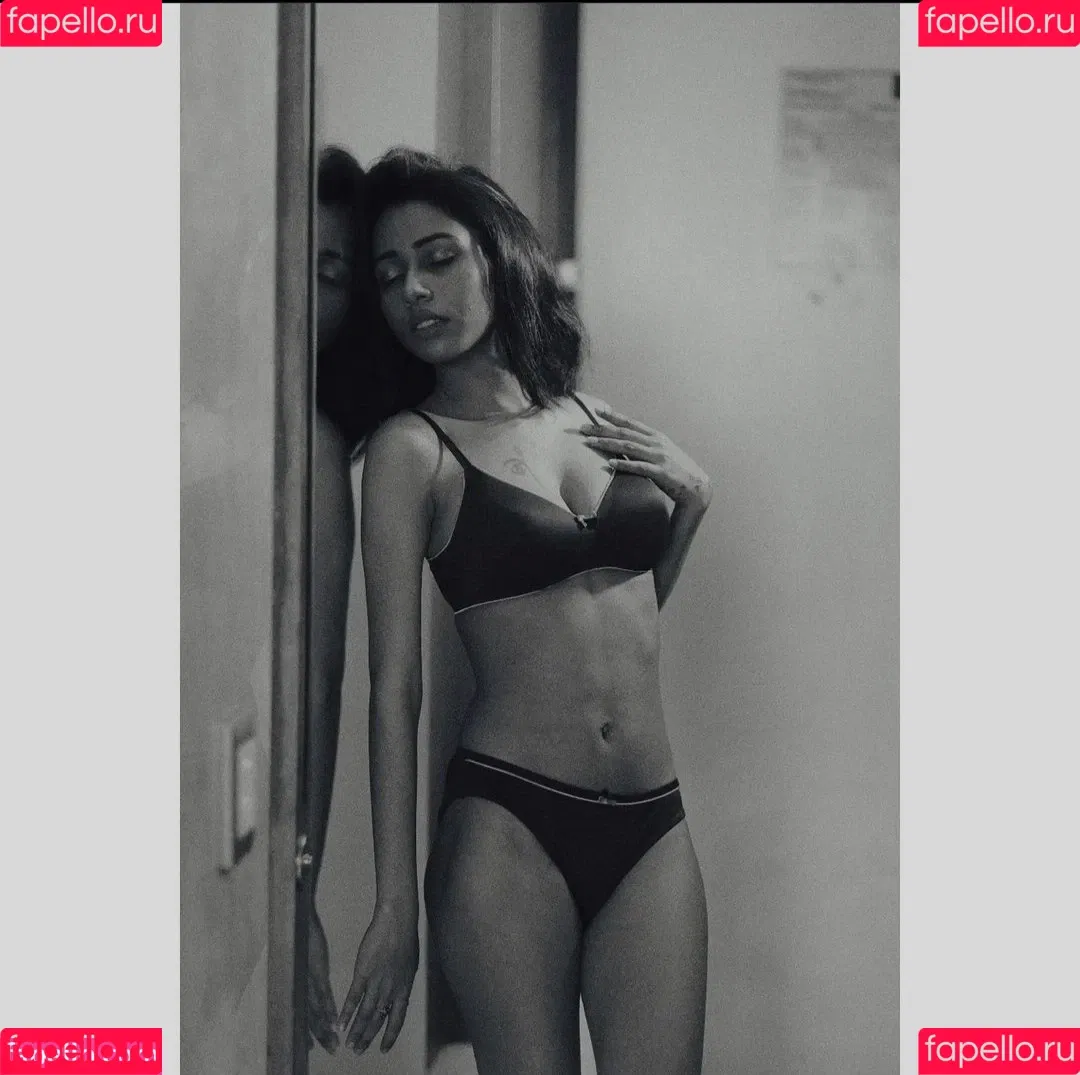 Yajnaseni Onlyfans Photo Gallery 
