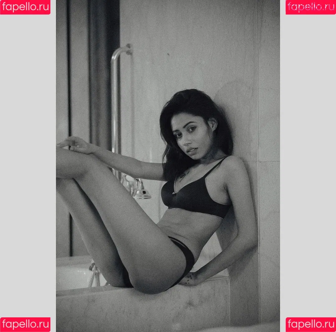 Yajnaseni Onlyfans Photo Gallery 