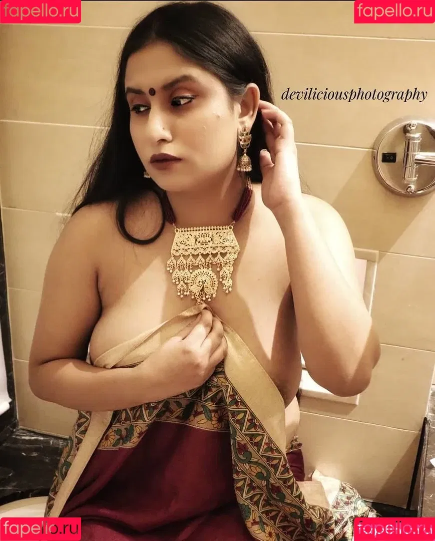Yajnaseni Onlyfans Photo Gallery 