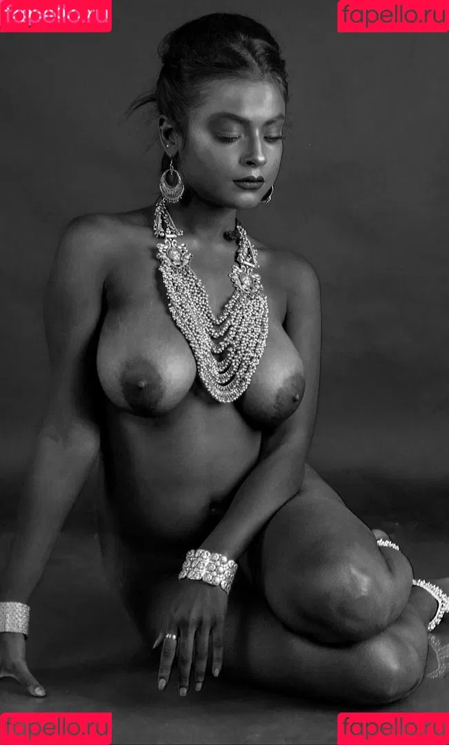Yajnaseni Onlyfans Photo Gallery 