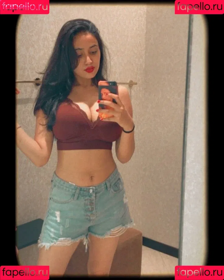 Yajnaseni Onlyfans Photo Gallery 
