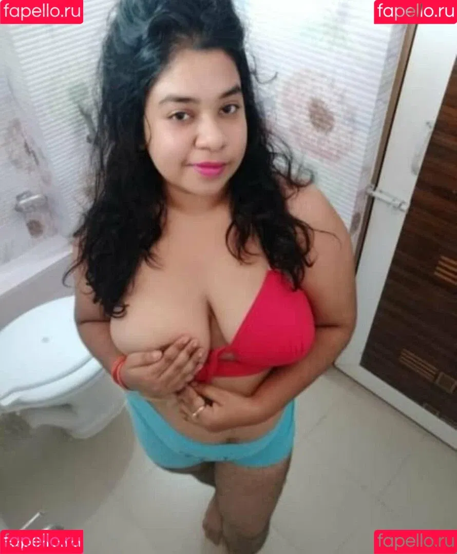 Yajnaseni Onlyfans Photo Gallery 