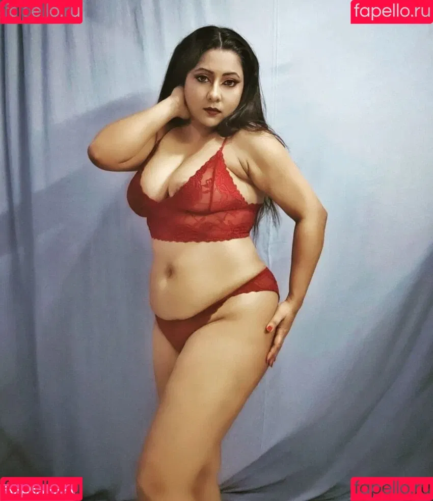 Yajnaseni Onlyfans Photo Gallery 