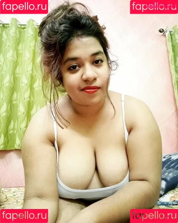 Yajnaseni Onlyfans Photo Gallery 
