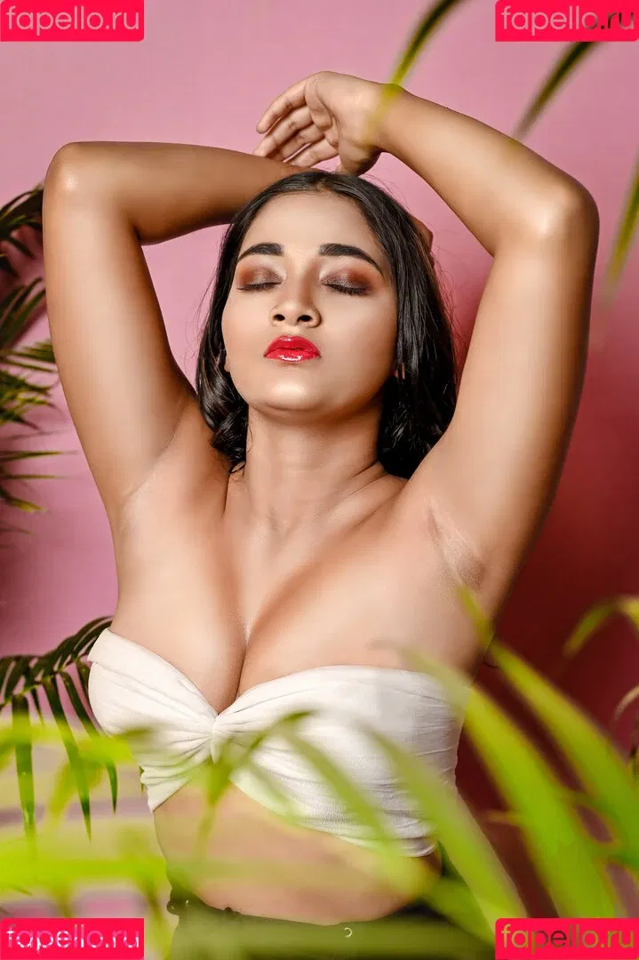 Yajnaseni Onlyfans Photo Gallery 