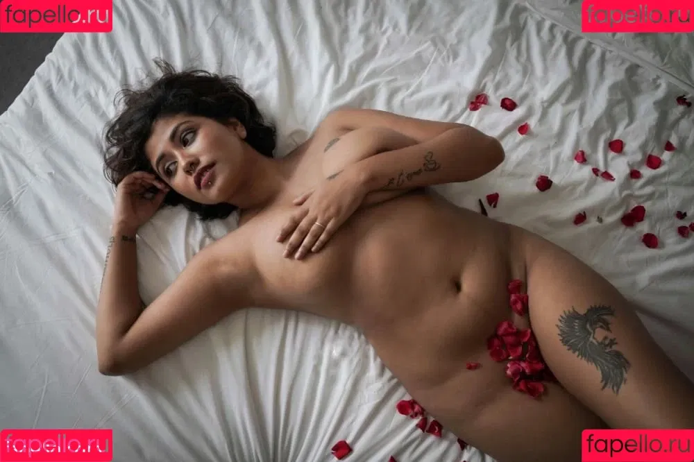 Yajnaseni Onlyfans Photo Gallery 
