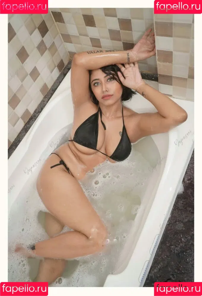 Yajnaseni Onlyfans Photo Gallery 