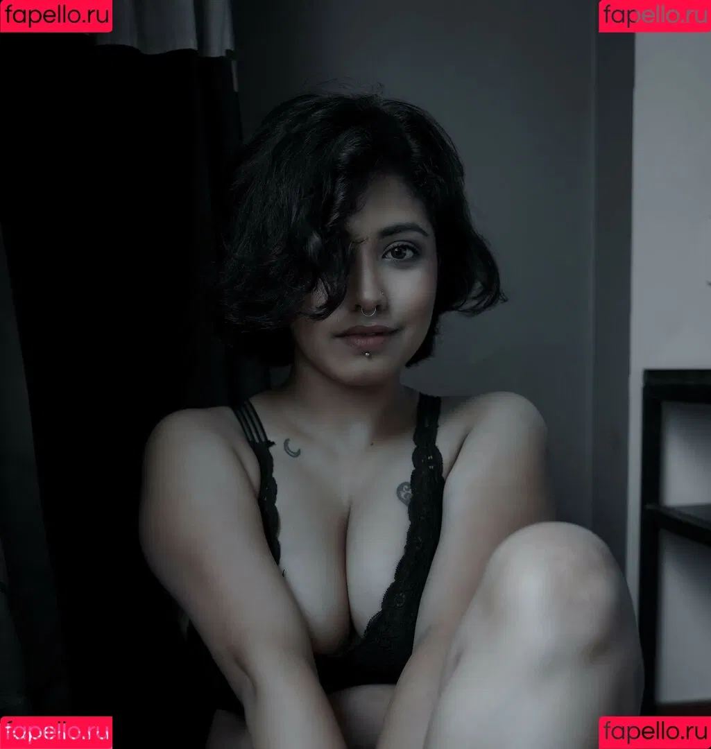 Yajnaseni Onlyfans Photo Gallery 